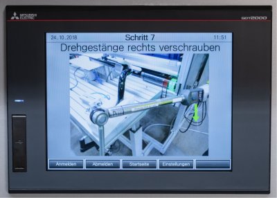 A further advantage is that we can use pictures to provide instructions. This especially helps workers who have reading or writing disabilities. MitsCE001_GOS_Martinshof_Pic4.jpg_ico400.jpg